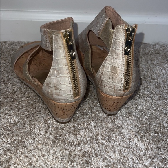 Donald J Pliner Wedge Sandal - Picture 4 of 13